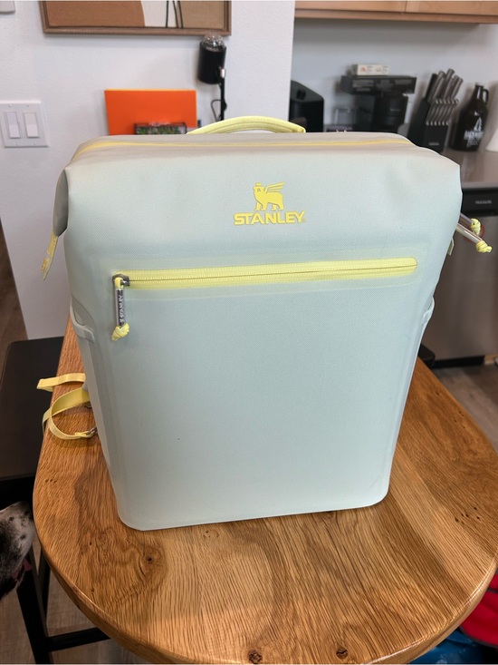 Stanley Handbags - Stanley All Day Madeleine MIDI Cooler Backpack 14.8 quart